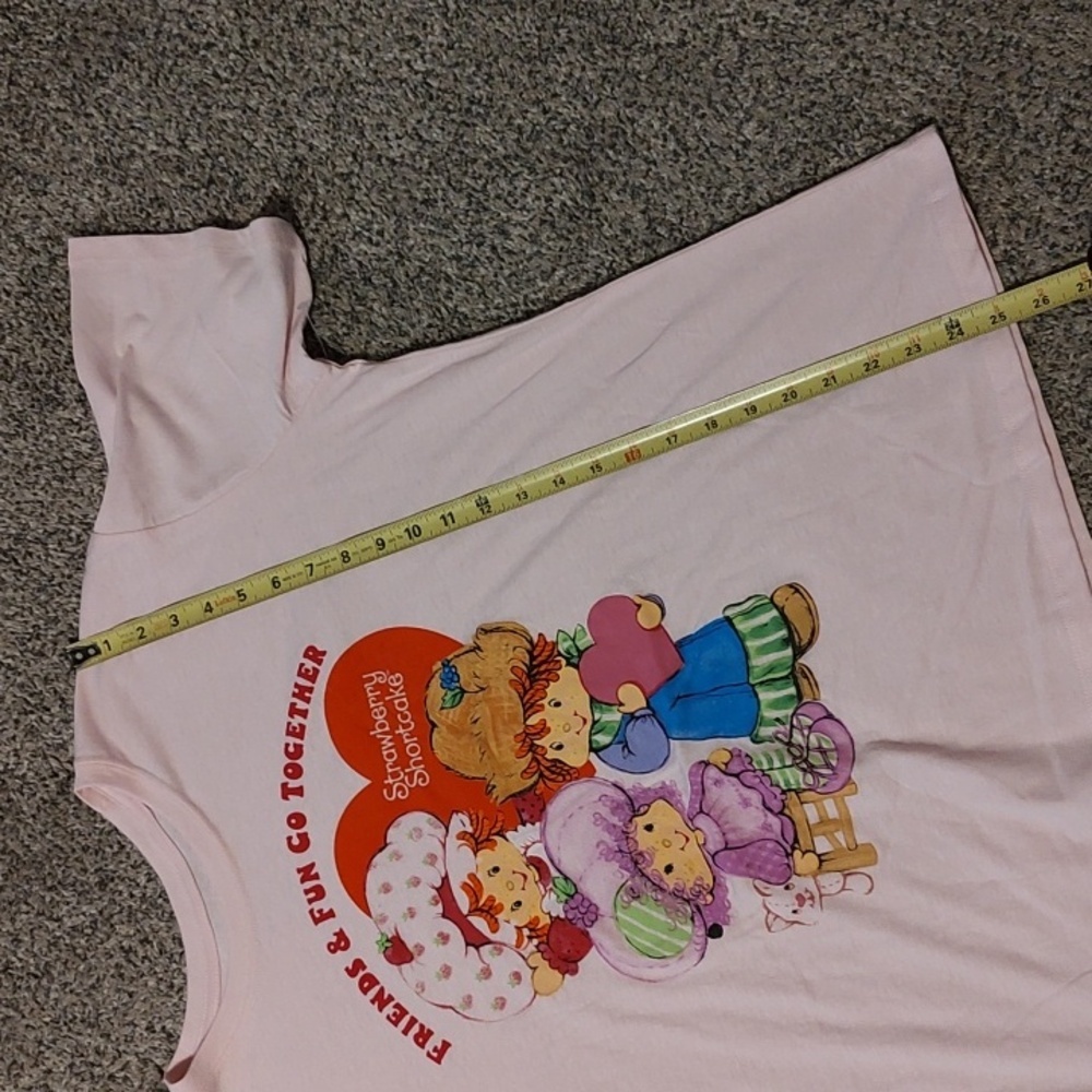 NWOT Pink Strawberry Shortcake Graphic T-Shirt - Picture 5 of 6